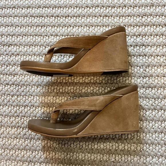 Tony Bianco Avanti Platform Wedge Flip Flop in Butterscotch - Picture 5 of 11